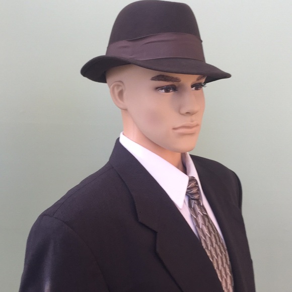 Kilburne and Finch Suit - Picture 1 of 8